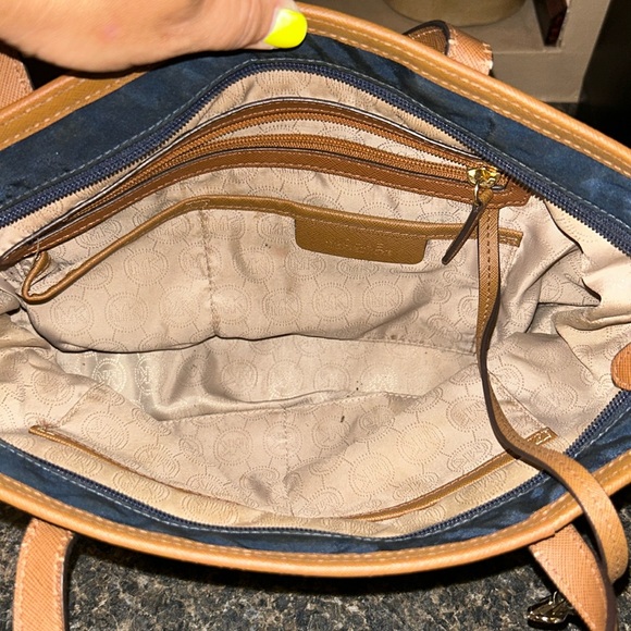 Michael Kors purse - Picture 7 of 10